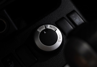 Подержанный автомобиль Nissan X-Trail 2013 года (15 фото)