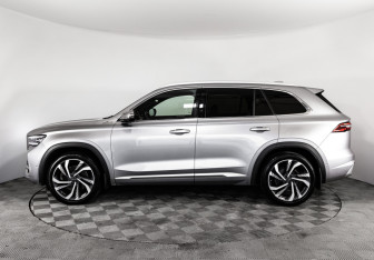 Подержанный автомобиль Geely Monjaro 2023 года (8 фото)