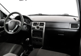 Подержанный автомобиль LADA (ВАЗ) Priora Hatchback 2013 года (9 фото)