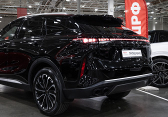 Подержанный автомобиль Exeed RX 2024 года (11 фото)