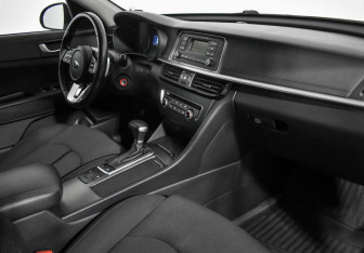Подержанный автомобиль Kia Optima Sedan 2019 года (14 фото)