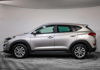 Подержанный автомобиль Hyundai Tucson 2016 года (8 фото)