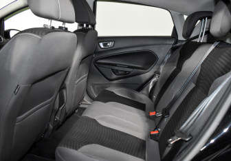 Подержанный автомобиль Ford Fiesta Hatchback 2016 года (12 фото)