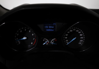 Подержанный автомобиль Ford Focus Hatchback 2013 года (19 фото)