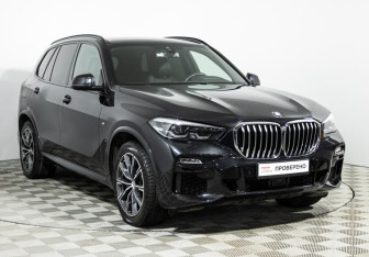 Подержанный автомобиль BMW X5 2019 года (3 фото)