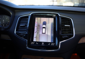 Подержанный автомобиль Volvo XC90 2021 года (17 фото)