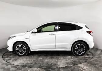 Подержанный автомобиль Honda Vezel 2014 года (8 фото)