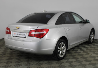 Подержанный автомобиль Chevrolet Cruze Sedan 2012 года (4 фото)