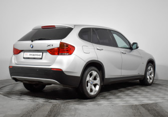 Подержанный автомобиль BMW X1 2010 года (5 фото)