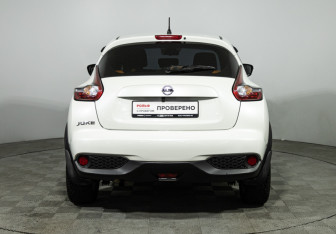 Подержанный автомобиль Nissan Juke 2014 года (6 фото)