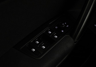 Подержанный автомобиль Volkswagen Tiguan 2020 года (17 фото)