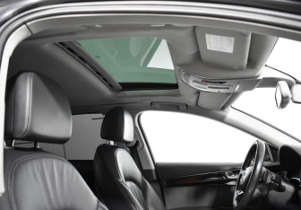 Подержанный автомобиль Audi A8 2012 года (22 фото)