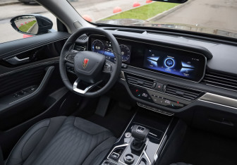 Подержанный автомобиль Hongqi HS5 2024 года (9 фото)