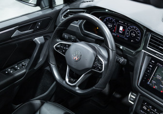 Подержанный автомобиль Volkswagen Tiguan 2021 года (25 фото)