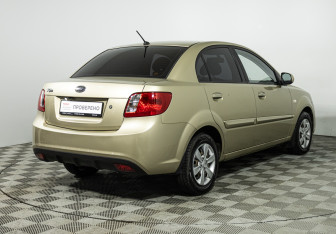 Подержанный автомобиль Kia Rio Sedan 2011 года (5 фото)