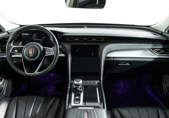 Подержанный автомобиль Hongqi H5 2023 года (12 фото)