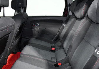 Подержанный автомобиль Renault Scenic 2013 года (12 фото)