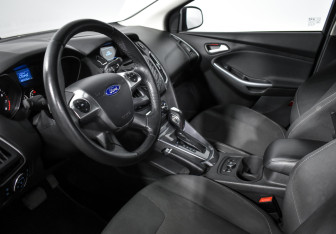 Подержанный автомобиль Ford Focus Wagon 2013 года (9 фото)