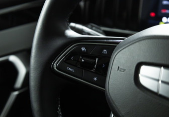 Подержанный автомобиль Geely Atlas 2024 года (20 фото)