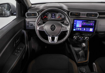 Подержанный автомобиль Renault Duster 2022 года (11 фото)