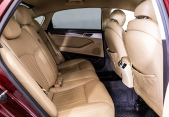 Подержанный автомобиль Hyundai Genesis 2014 года (19 фото)