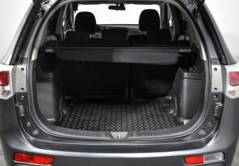 Подержанный автомобиль Mitsubishi Outlander 2013 года (18 фото)