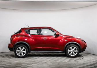 Подержанный автомобиль Nissan Juke 2012 года (4 фото)