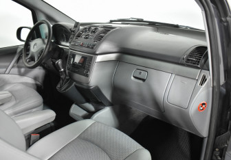 Подержанный автомобиль Mercedes-Benz Viano 2007 года (13 фото)