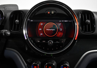 Подержанный автомобиль MINI Countryman 2020 года (21 фото)