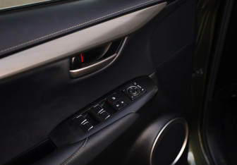 Подержанный автомобиль Lexus NX 2021 года (21 фото)
