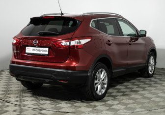 Подержанный автомобиль Nissan Qashqai 2014 года (5 фото)