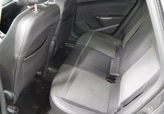 Подержанный автомобиль Opel Astra Hatchback 2011 года (11 фото)