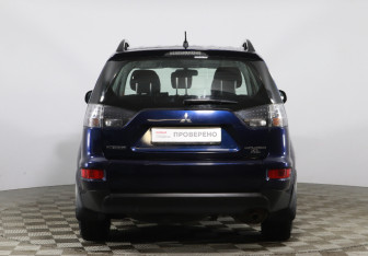 Подержанный автомобиль Mitsubishi Outlander 2011 года (6 фото)