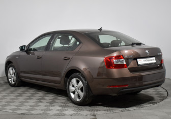 Подержанный автомобиль Skoda Octavia Liftback 2019 года (7 фото)
