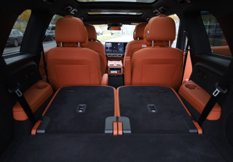 Подержанный автомобиль LiXiang L9 2023 года (18 фото)