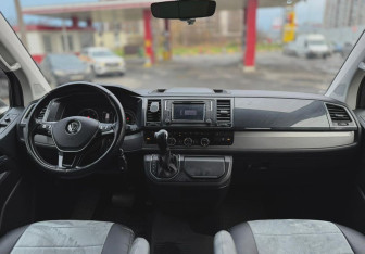 Подержанный автомобиль Volkswagen Caravelle 2019 года (14 фото)