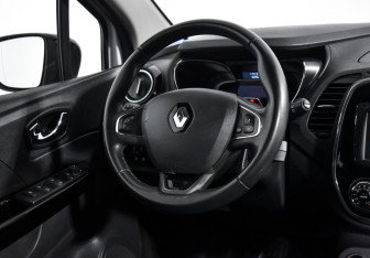 Подержанный автомобиль Renault Kaptur 2017 года (14 фото)