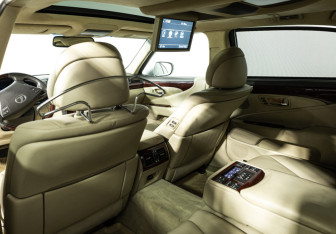 Подержанный автомобиль Lexus LS 2008 года (16 фото)