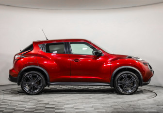 Подержанный автомобиль Nissan Juke 2017 года (4 фото)