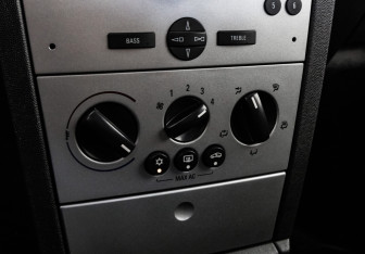 Подержанный автомобиль Opel Meriva 2008 года (13 фото)