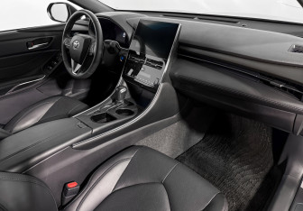 Подержанный автомобиль Toyota Avalon 2023 года (14 фото)