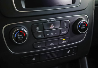 Подержанный автомобиль Kia Sorento 2013 года (15 фото)