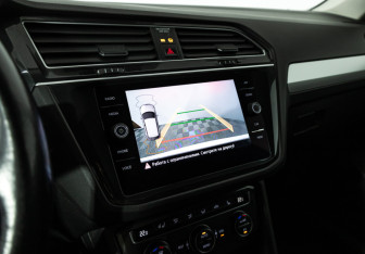 Подержанный автомобиль Volkswagen Tiguan 2020 года (15 фото)