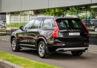 Подержанный автомобиль Volvo XC90 2016 года (8 фото)