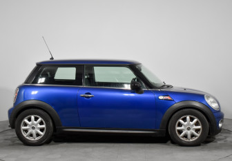 Подержанный автомобиль MINI Hatch 2008 года (4 фото)