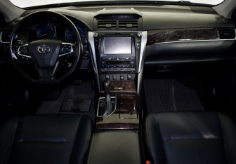 Подержанный автомобиль Toyota Camry Sedan 2016 года (16 фото)