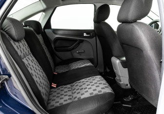 Подержанный автомобиль Ford Focus Sedan 2008 года (13 фото)