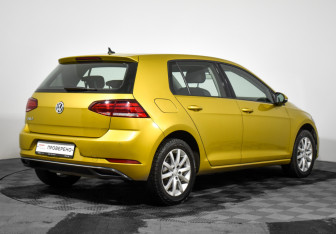 Подержанный автомобиль Volkswagen Golf Hatchback 2018 года (5 фото)