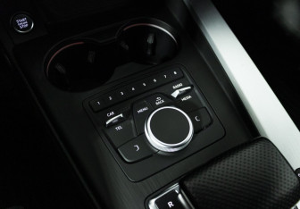 Подержанный автомобиль Audi A4 Sedan 2016 года (17 фото)