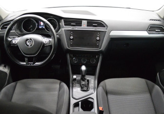 Подержанный автомобиль Volkswagen Tiguan 2020 года (14 фото)